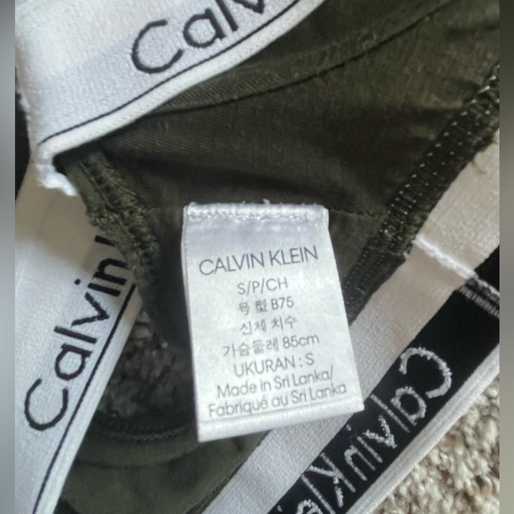 Calvin Klein Green Sports Bra - Picture 3 of 3
